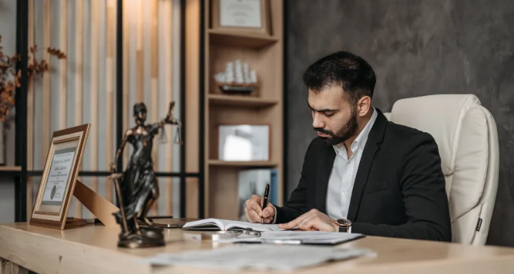 Eresolution team providing debt resolution consultation